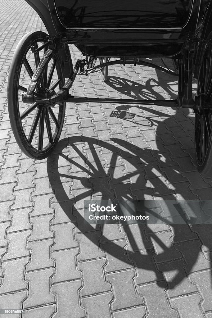 Old Kutschenrad und Schatten - Lizenzfrei Alt Stock-Foto