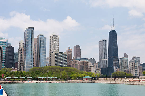 istock Chicago City Skyline 180846748