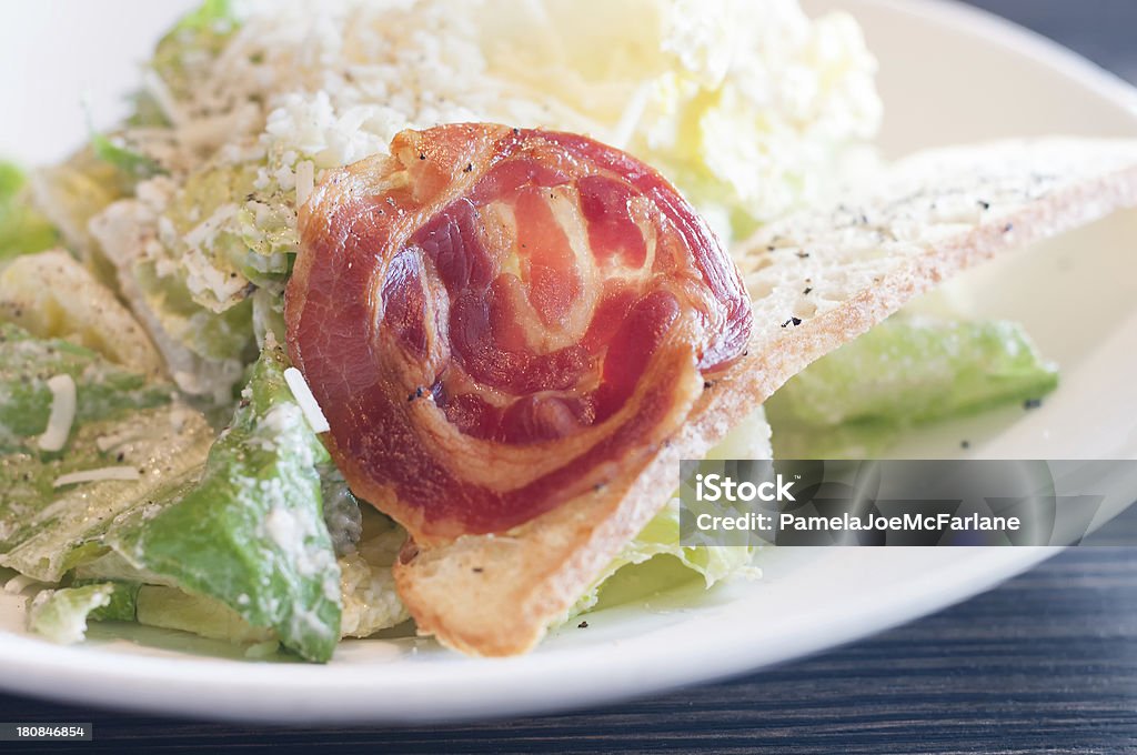 Salade César avec de la Pancetta et de Crostini - Photo de Aliment libre de droits