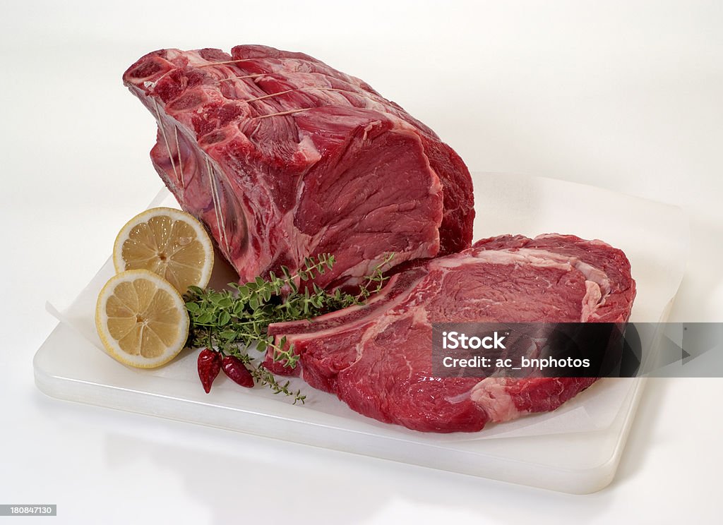 Costillas de carne de res) (clipping path (Borde de corte) - Foto de stock de Asado de costilla libre de derechos