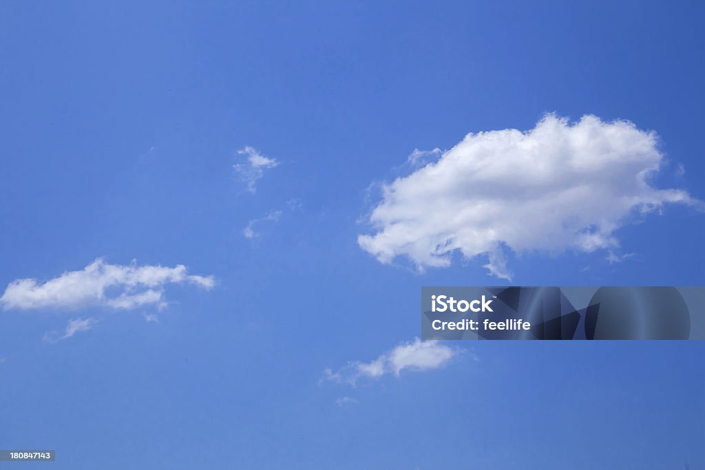 Nuvens sobre o céu azul - Foto de stock de Abstrato royalty-free