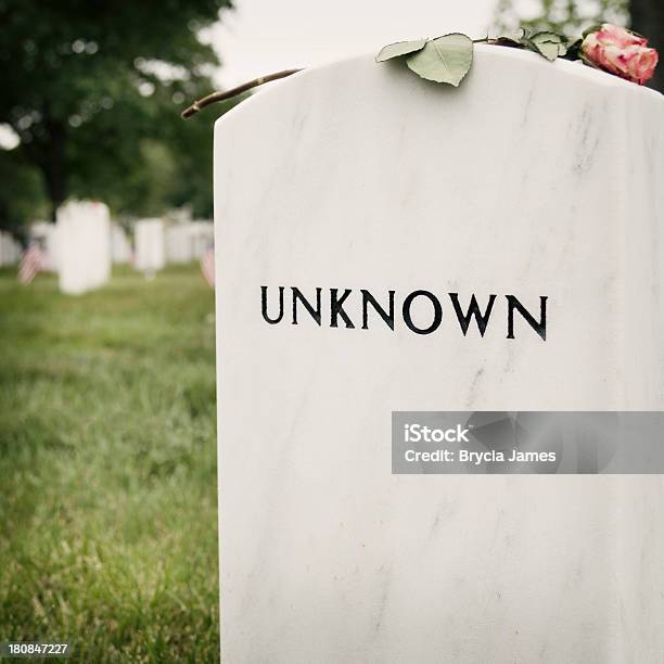 Tomb Of Nieznany Soldier Zbliżenie Square - zdjęcia stockowe i więcej obrazów Bez ludzi - Bez ludzi, Cmentarz, Dzień Pamięci Stanów Zjednoczonych