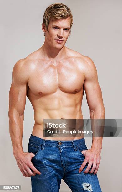 Foto de Músculos Em Todos Os Lugares e mais fotos de stock de Homens - Homens, Cabelo Louro, Bonito - pessoa