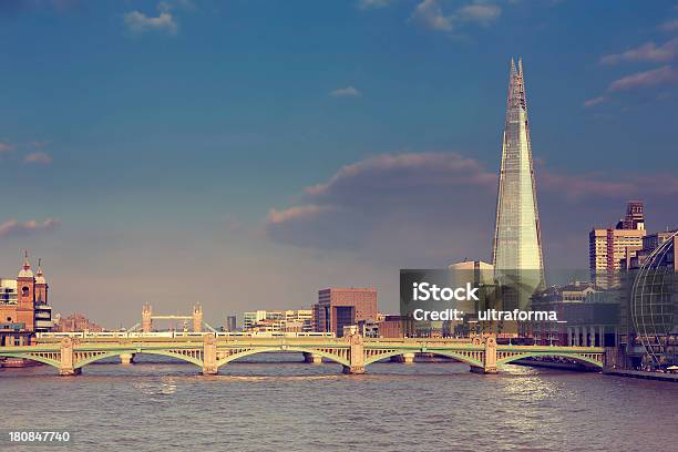 Foto de Horizonte De Londres e mais fotos de stock de Alto - Descrição Geral - Alto - Descrição Geral, Arquitetura, Arranha-céu
