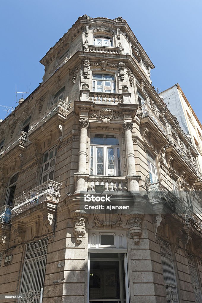 Hotel en el centro de la ciudad antigua de la habana, cuba - Foto de stock de Aire libre libre de derechos