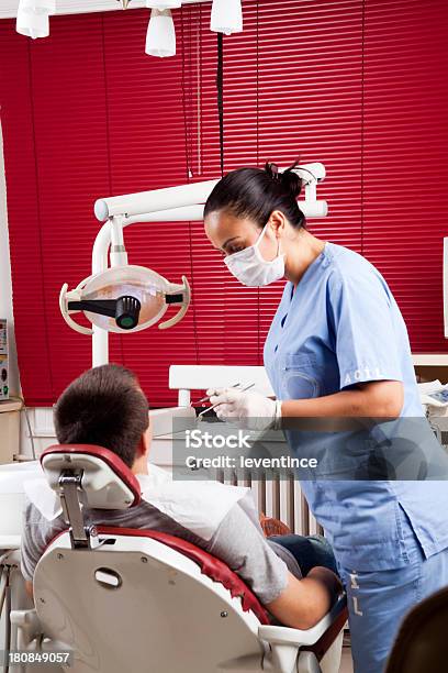 Dentystyczna Operacja - zdjęcia stockowe i więcej obrazów Ból zęba - Ból zęba, Dentysta, Dorosły