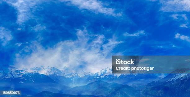 Dramática Las Condiciones Climáticas En Los Alpes Austríaco Foto de stock y más banco de imágenes de Aire libre