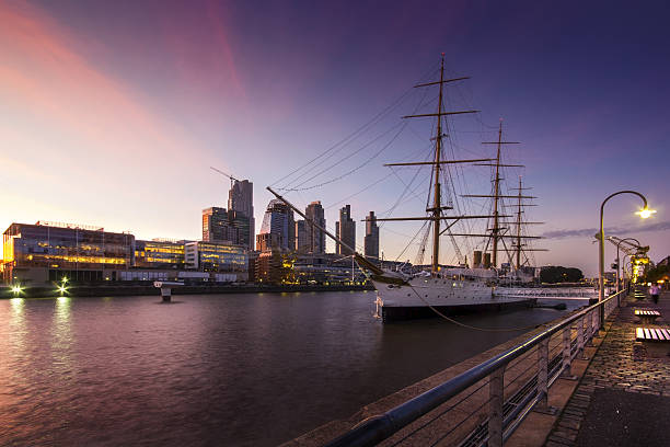 istock Puerto Madero 180850481