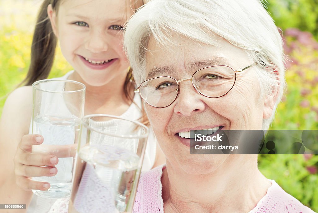 Großmutter mit Ihrem grandaughter - Lizenzfrei Kind Stock-Foto