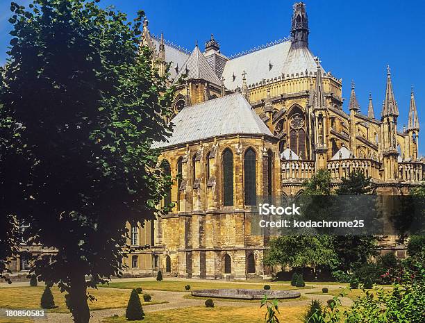 Cattedrale - Fotografie stock e altre immagini di Ambientazione esterna - Ambientazione esterna, Antico - Condizione, Architettura