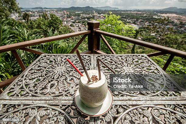 Caffè In Montagna - Fotografie stock e altre immagini di Albero - Albero, Ambientazione esterna, Bibita