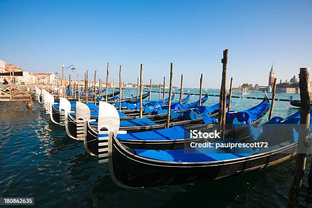 Gondolami W Wenecji - zdjęcia stockowe i więcej obrazów Badanie - Badanie, Dzień, Europa - Lokalizacja geograficzna