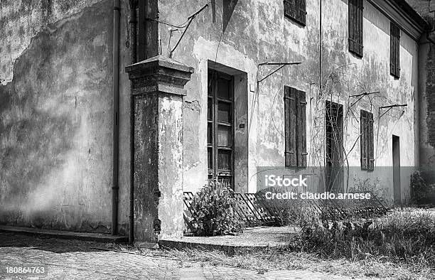 Foto de Antiga Casa e mais fotos de stock de Abandonado - Abandonado, Acabado, Antigo