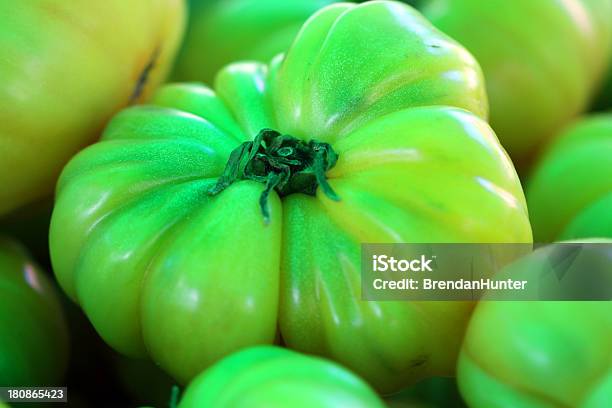 Pomodori Verdi - Fotografie stock e altre immagini di Colore descrittivo - Colore descrittivo, Colore verde, Composizione orizzontale