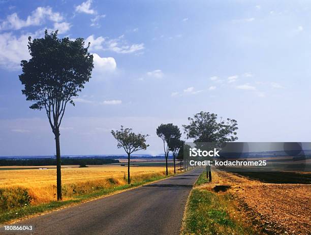 País Lane - Fotografias de stock e mais imagens de Casa de Quinta - Casa de Quinta, Cultura Francesa, França