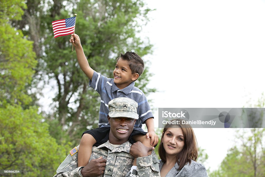 Реальное американский военный семьи - Стоковые фото Африканская этническая группа роялти-фри