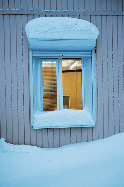 winter.window. - tony snow fotos fotografías e imágenes de stock