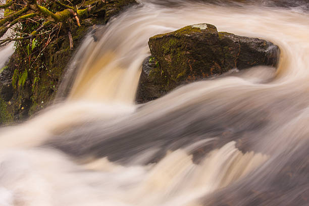 l'irlanda - mayo republic of ireland waterfall sea foto e immagini stock