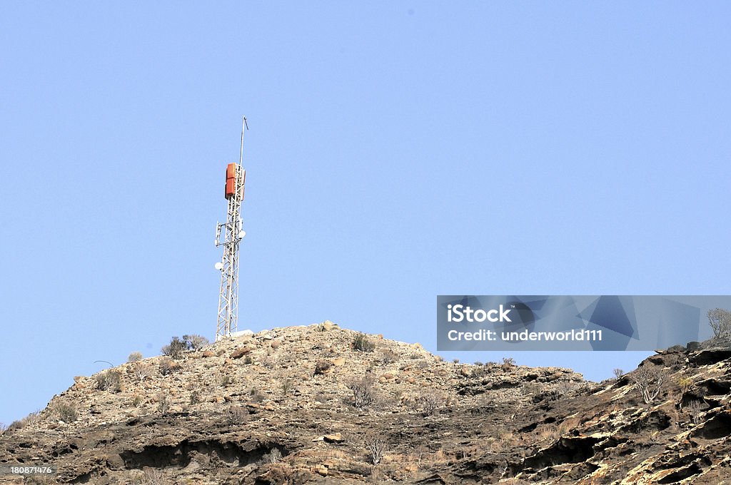 Antennas no topo de uma colina - Foto de stock de Comunicação royalty-free