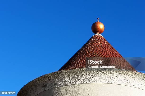 Casa Telhado E Dome - Fotografias de stock e mais imagens de Ao Ar Livre - Ao Ar Livre, Arquitetura, Azul