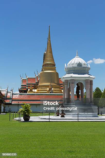 Photo libre de droit de Bangkok Le Wat Phra Kaeo banque d'images et plus d'images libres de droit de Architecture - Architecture, Asie, Bangkok