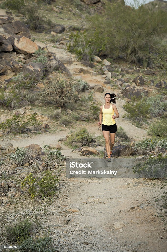 Пустыня Trail Run - Стоковые фото Активный образ жизни роялти-фри