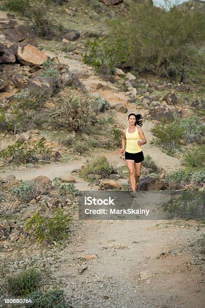 Пустыня Trail Run — стоковые фотографии и другие картинки Активный образ жизни - Активный образ жизни, Аризона - Юго-запад США, Бег по пересечённой местности