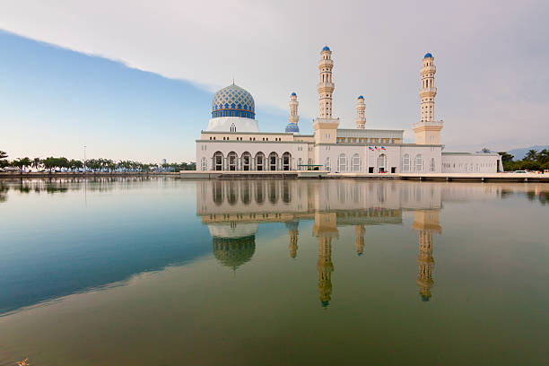 istock Kota Kinabalu mosque at Sabah, Borneo, Malaysia 180882300