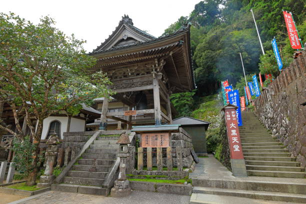 2023:kumano-nachi taisha grand shrine at nachisan, nachikatsuura, - higashimuro - fotografias e filmes do acervo