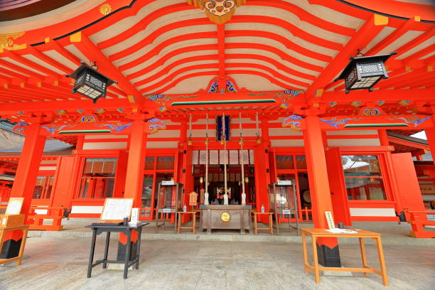 grande santuário kumano-nachi taisha em nachisan - higashimuro - fotografias e filmes do acervo