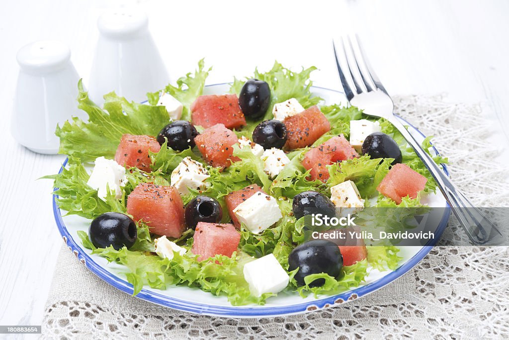 Salat mit Wassermelone, feta-Käse und Oliven - Lizenzfrei Beere - Pflanzenbestandteile Stock-Foto