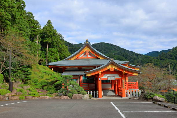 templo nachisan seiganto-ji (seigantojihondo) em nachisan, - higashimuro - fotografias e filmes do acervo