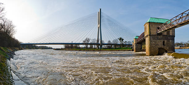 weir en el río odra - odra river fotografías e imágenes de stock