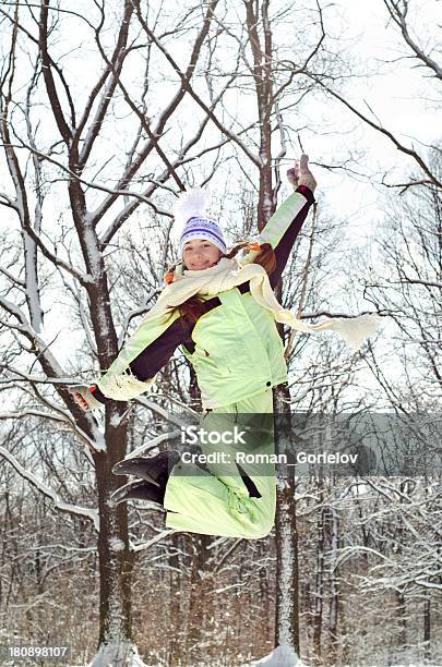 Foto de Mulher De Inverno e mais fotos de stock de Adulto - Adulto, Alegria, Atividade