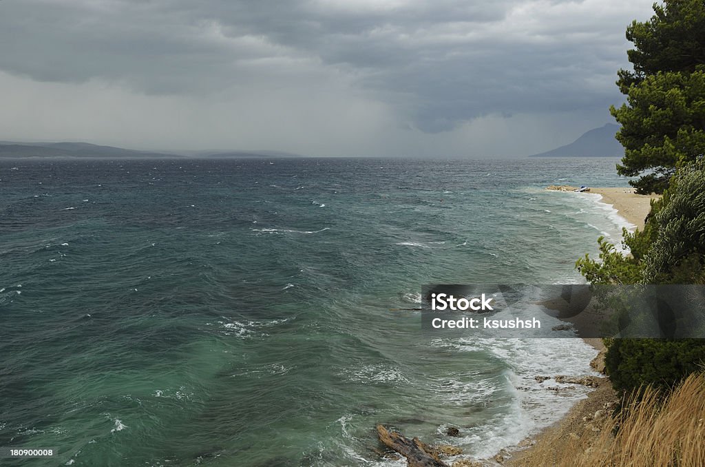 Tempête sur la mer - Photo de Au bord de libre de droits