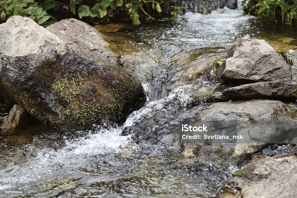 Ruscello di montagna - Foto stock royalty-free di Acqua