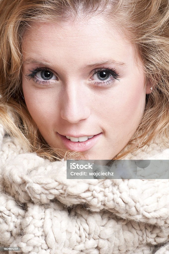 Jovem mulher olhar diretamente para a câmara - Royalty-free Adulto Foto de stock