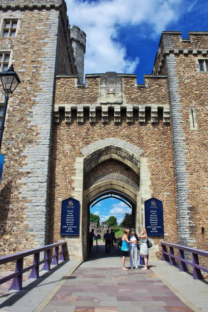 le château médiéval de cardiff au pays de galles - encinitas photography editorial color image photos et images de collection