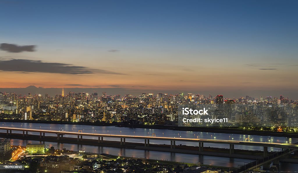 Tokyo city at twilight - Foto de stock de Aire libre libre de derechos