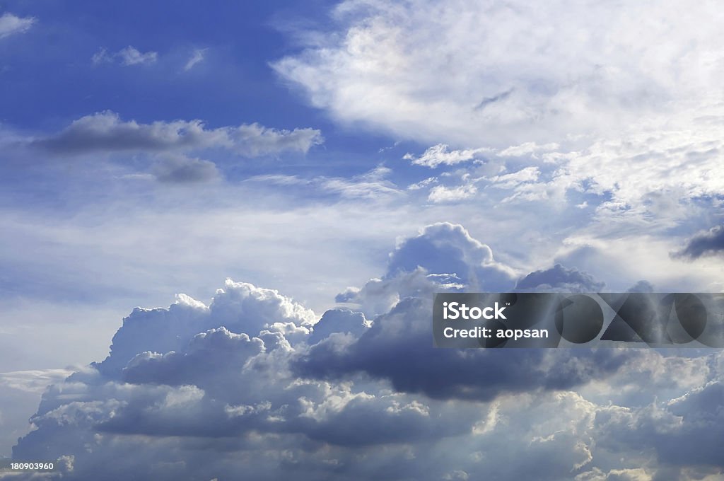 Himmel mit Wolken - Lizenzfrei Biegung Stock-Foto