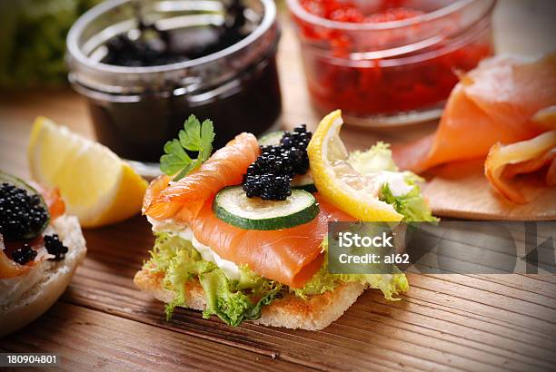 카나페 연어색 및 캐비어 0명에 대한 스톡 사진 및 기타 이미지 - 0명, 레몬, 물고기