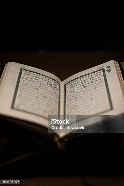 Seiten Des Heiligen Koran Der Testament Stockfoto und mehr Bilder von Allah - Allah, Arabisches Schriftzeichen, Beten