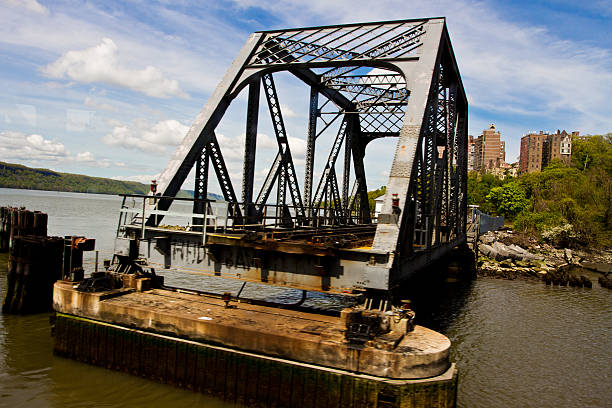 istock Bridge in New York City NY 180907978