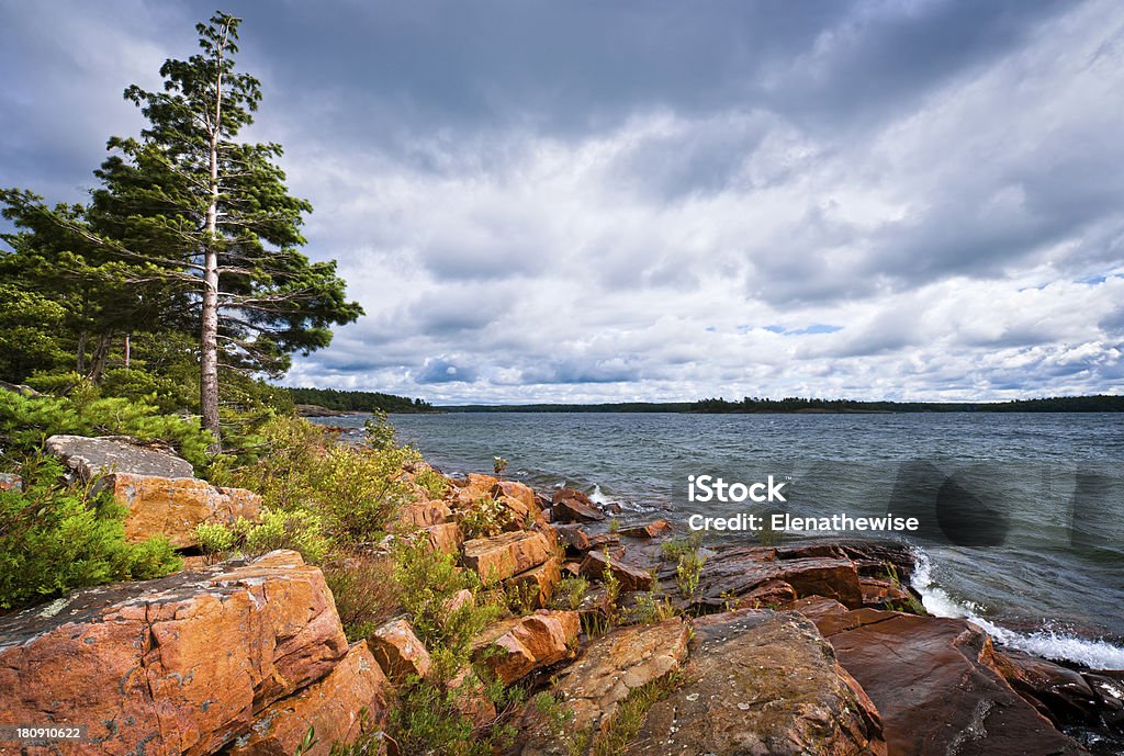 Costa rochosa de Georgian Bay - Foto de stock de América do Norte royalty-free