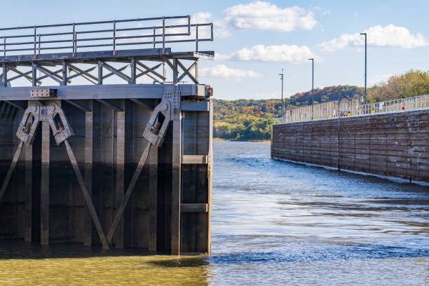 istock Lock gates opening on Lock and Dam 22 on Mississippi river 1809276839