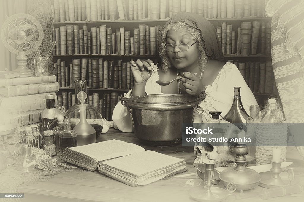 Vintage alchemist - Lizenzfrei Alchemie Stock-Foto