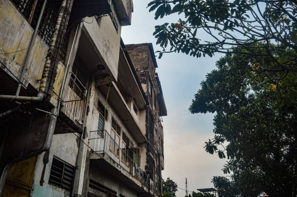 istock an old multi-storey building that looks dull 1809440654