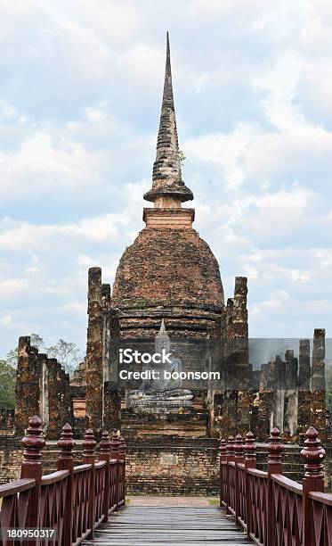 Сукхотхай Исторический Парк Таиланд — стоковые фотографии и другие картинки Wat Sa Si - Wat Sa Si, Азия, Архитектура