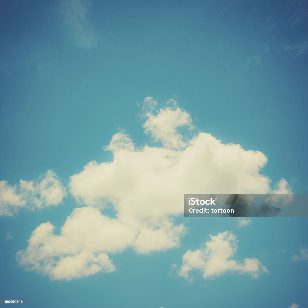 Cielo blu Vintage - Foto stock royalty-free di Mongolfiera