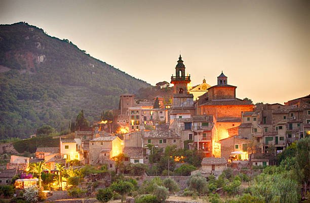 valldemossa - valldemossa photos et images de collection